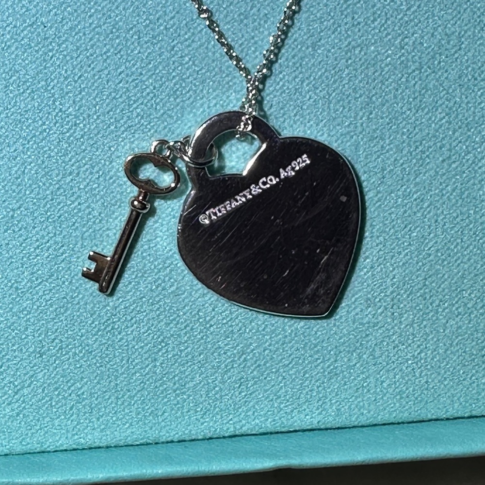 Tiffany & Co. Silver Heart and Rose Color Key Pendant - Picture 3 of 12